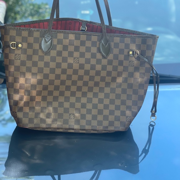 Louis Vuitton tote used - Picture 2 of 3